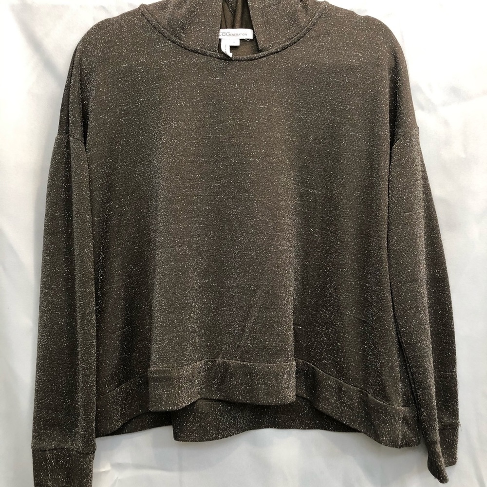 Glittery hooded BCBGeneration shirt 🖤